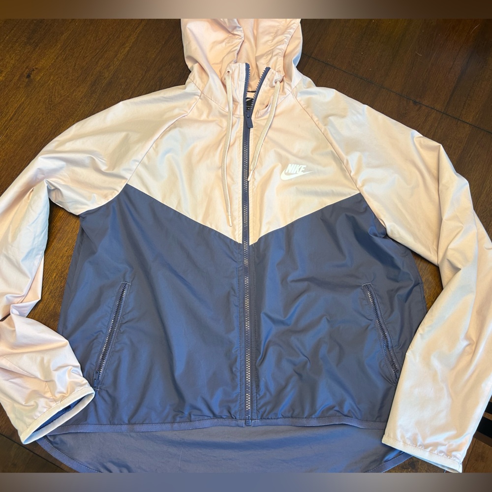 Nike Women’s Medium Rain Jacket